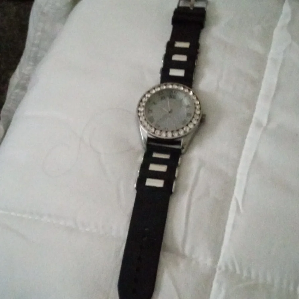 Watch - Picture 3 of 3